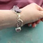 Браслет с натуральными камнями -браслет с корундом
