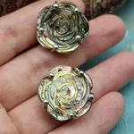 Серьги розочки из резного гелиотиса