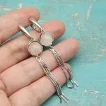 Серьги с розовым кварцем и цепочками