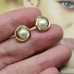 Серьги гвоздики из натурального жемчуга