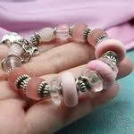 Браслет с розовым кораллом