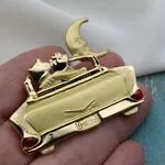 Необычные броши