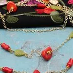 Колье из цепочек и камней