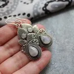 Серьги с натуральными лунными камнями в этностиле