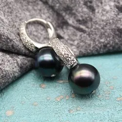Серьги из крупногочерного жемчуга