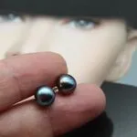 Серьги гвоздики с черными жемчужинами