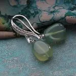 Серьги из серебра и халцедона