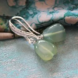 Серьги с зелеными хризопразами