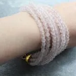 Пышный браслет из натуральных камней - розовый кварц