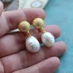 Серьги с золотистыми барочными жемчужинами