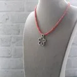 Колье с кораллом