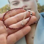 Изящный браслет из граната