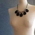 Ожерелье из агата и кожи