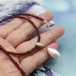 Колье с подвеской - гранат и жемчуг