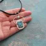 Колье с подвеской из бирюзы