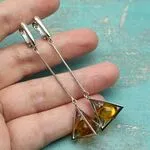 Стильные серьги с янтарем