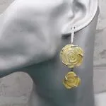 Перламутровые серьги с розами