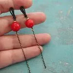 Коралловые серьги с серДлинные серьги с кораллами и цепочками