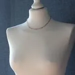 Изящное ожерелье из розового кварца