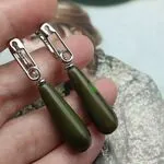 Серьги с зелеными камнями