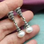 Стильные серьги с натуральным жемчугом