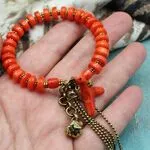 Коралловый браслет