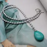 Жемчужное колье с подвеской из бирюзы