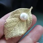 Брошь с натуральным жемчугом
