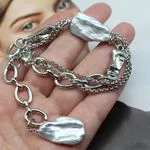 Браслет из жемчуга и цепочек