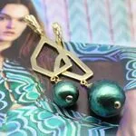 Серьги с зелеными камнями - жемчуг японский