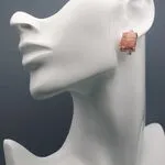 Стильные серьги с розовыми камнями - родохразит