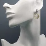 Классические серьги с перламутром