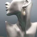 серьги скрупным жемчугом