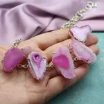 Стильные украшения с камнями