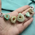 Колье с природными друзами
