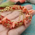 Многорядный браслет с кораллами - браслет в этностиле