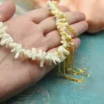 Колье в этностиле с белым кораллом