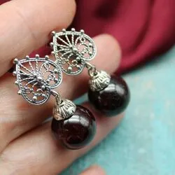Серьги с гранатами