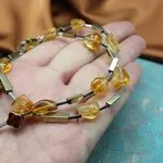Бусы с желтыми камнями - цитринами