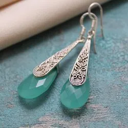 Серьги из ментолового халцедона