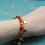 Коралловый браслет