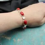 Серебряный браслет с кораллом